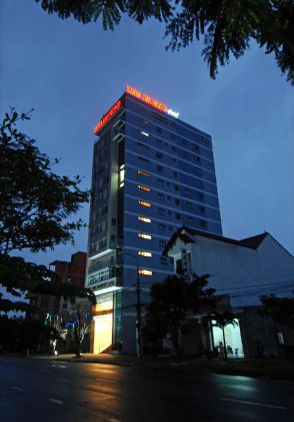 岘港鲁娜钻石酒店 外观 照片